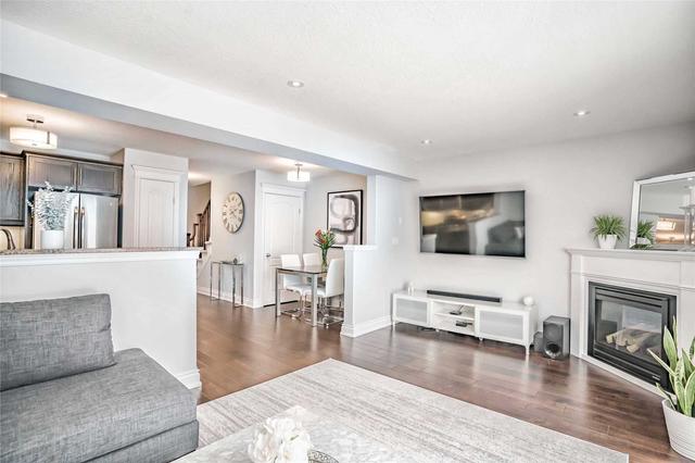 26 Couling Cres, House attached with 3 bedrooms, 3 bathrooms and 2 parking in Guelph ON | Image 8