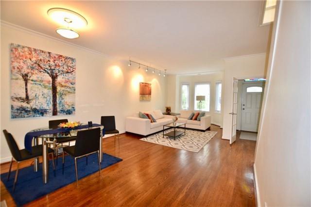 307 Sumach St, House detached with 2 bedrooms, 3 bathrooms and 2 parking in Toronto ON | Image 4