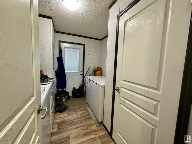 32 Pleasantview Mhp, Home with 3 bedrooms, 2 bathrooms and null parking in Drayton Valley AB | Image 22