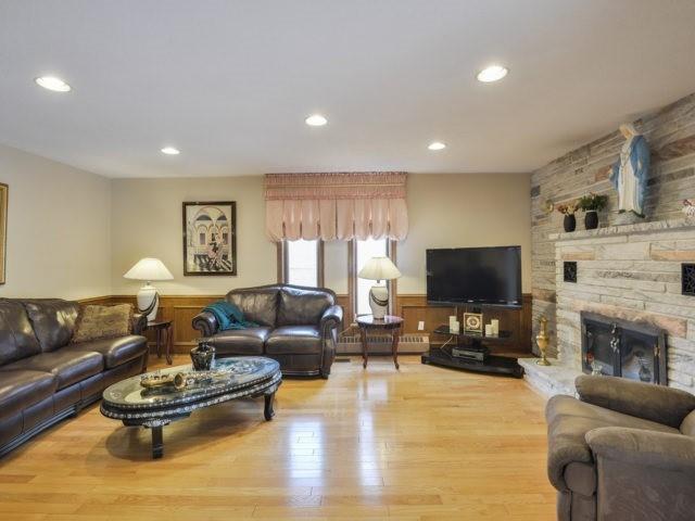 119 Hawman Ave, House detached with 4 bedrooms, 4 bathrooms and 20 parking in Vaughan ON | Image 6