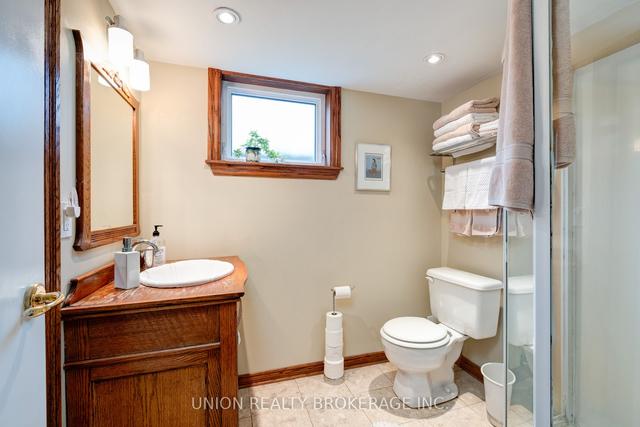 277 Lee Ave, House semidetached with 3 bedrooms, 2 bathrooms and 2 parking in Toronto ON | Image 18