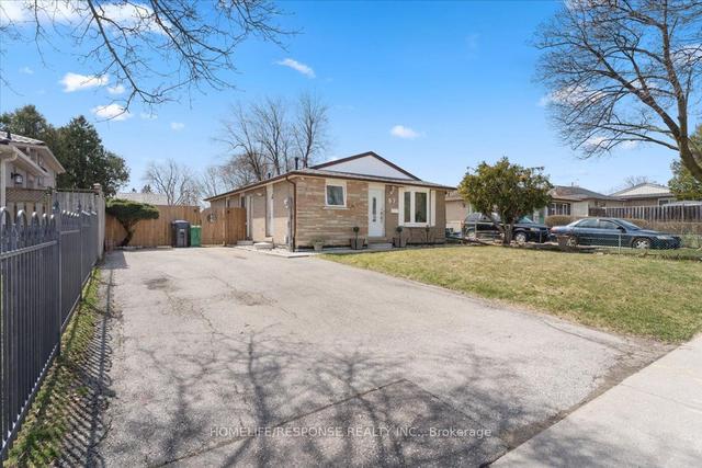 67 Rutherford Rd, House detached with 4 bedrooms, 2 bathrooms and 6 parking in Brampton ON | Image 1