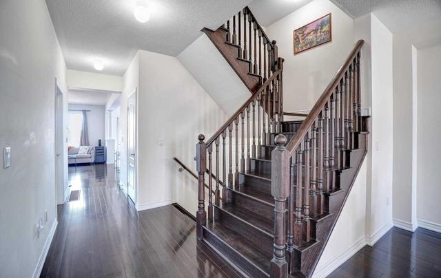124 Living Cres, House attached with 3 bedrooms, 4 bathrooms and 2 parking in Markham ON | Image 30