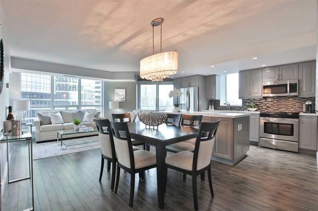 1112 - 8 York St, Condo with 2 bedrooms, 2 bathrooms and 1 parking in Toronto ON | Image 31
