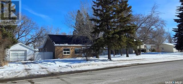315 Government Road, House detached with 3 bedrooms, 2 bathrooms and null parking in Stoughton SK | Image 2