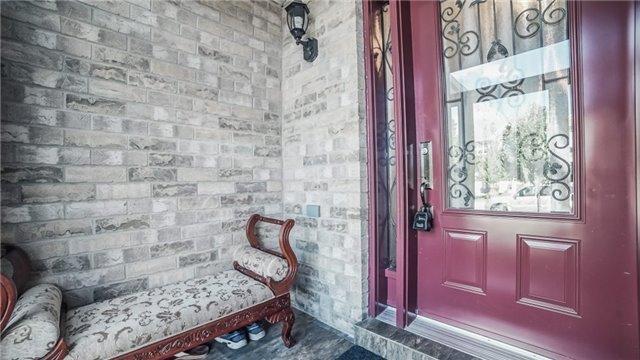 9 Rivitt Pl, House attached with 3 bedrooms, 3 bathrooms and 3 parking in Toronto ON | Image 3