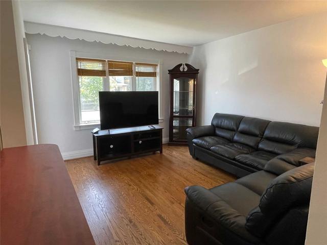 1934 Lawrence Ave W, House detached with 2 bedrooms, 2 bathrooms and 6 parking in Toronto ON | Image 12