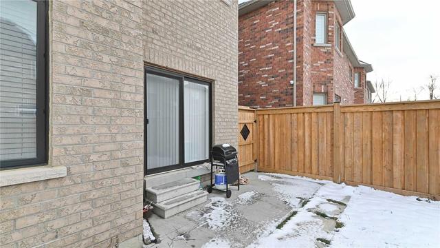 16 Thornapple St, House semidetached with 4 bedrooms, 4 bathrooms and 2 parking in Brampton ON | Image 29