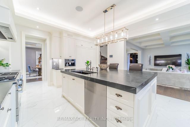 117 Endless Circ, House detached with 4 bedrooms, 4 bathrooms and 12 parking in Vaughan ON | Image 5