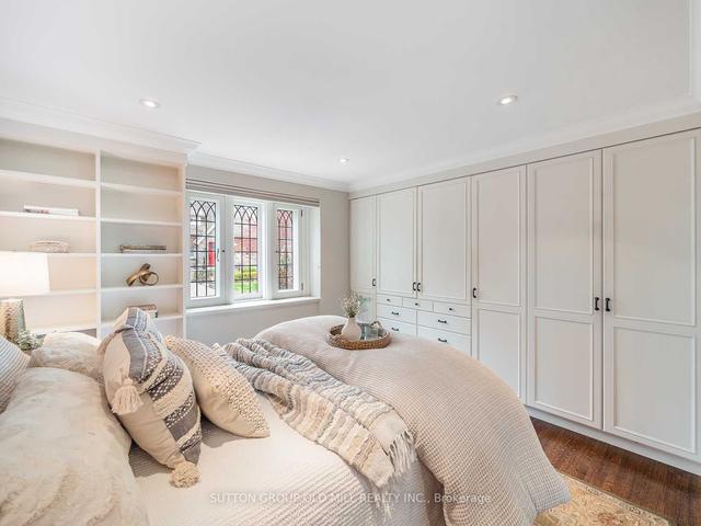 231 Grenview Blvd S, House detached with 3 bedrooms, 3 bathrooms and 3 parking in Toronto ON | Image 4