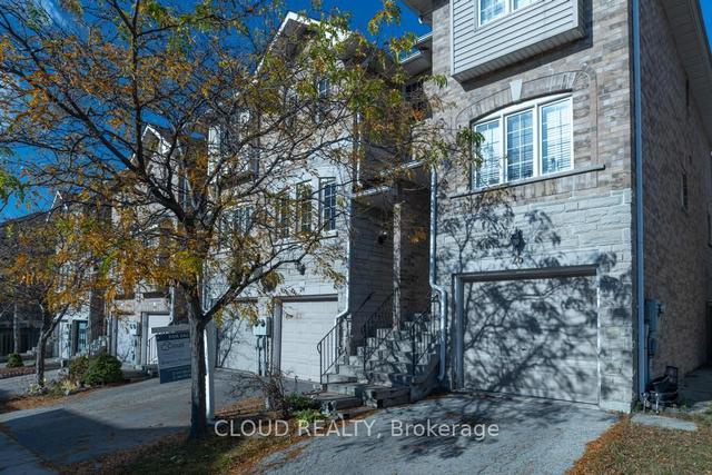 24 Shining Star Cres, Townhouse with 3 bedrooms, 4 bathrooms and 2 parking in Toronto ON | Image 1
