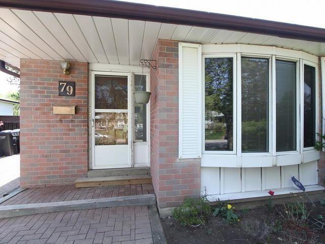 79 Gulliver Cres, House semidetached with 3 bedrooms, 1 bathrooms and 2 parking in Brampton ON | Image 1