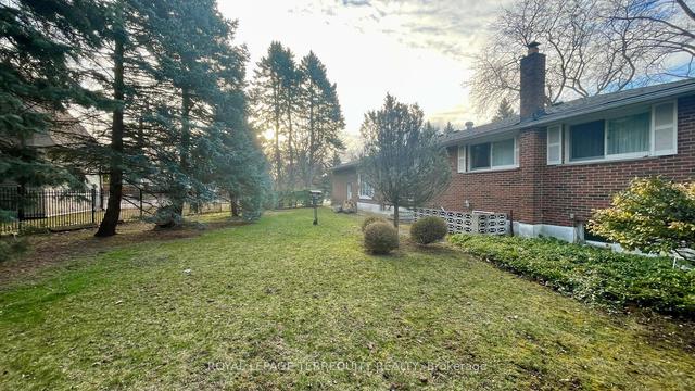 139 Sandwell Dr, House detached with 4 bedrooms, 3 bathrooms and 7 parking in Oakville ON | Image 33