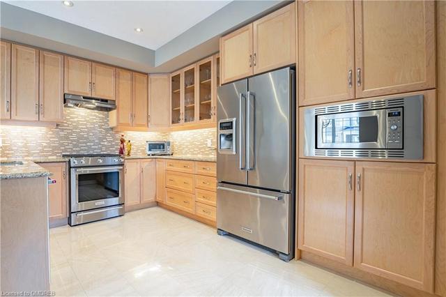 3101 Cornell Common, House attached with 3 bedrooms, 2 bathrooms and 2 parking in Oakville ON | Image 4