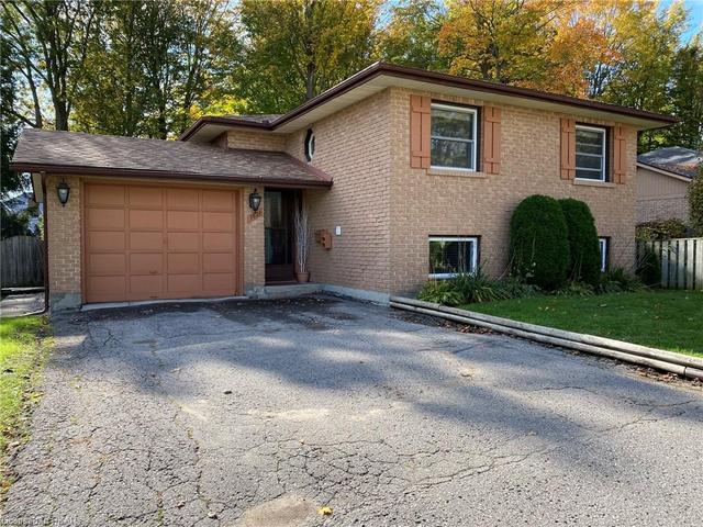 1821 Mapleridge Drive, House detached with 4 bedrooms, 2 bathrooms and 4 parking in Peterborough ON | Image 1