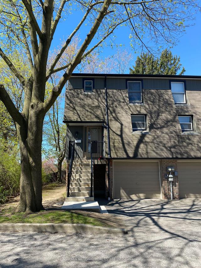 62 Purple Sage Way, Townhouse with 3 bedrooms, 2 bathrooms and 2 parking in Toronto ON | Image 1