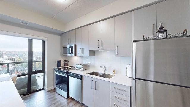 1214 - 15 Queen St S, Condo with 2 bedrooms, 1 bathrooms and 1 parking in Hamilton ON | Image 3
