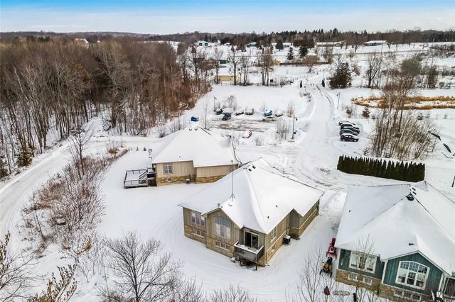 30 Rosedale Tr, House detached with 2 bedrooms, 3 bathrooms and 6 parking in Kawartha Lakes ON | Image 22