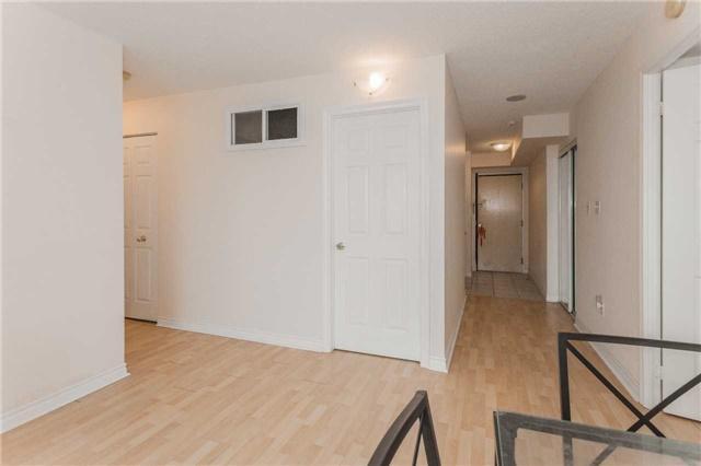 1515 - 7 Lorraine Dr, Condo with 2 bedrooms, 2 bathrooms and 1 parking in Toronto ON | Image 4