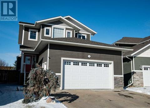 7466 91 Street, House detached with 4 bedrooms, 3 bathrooms and 4 parking in Grande Prairie AB | Card Image
