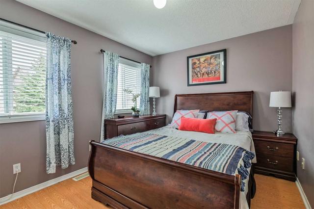 57 Spadina Rd, Townhouse with 3 bedrooms, 2 bathrooms and 2 parking in Brampton ON | Image 9