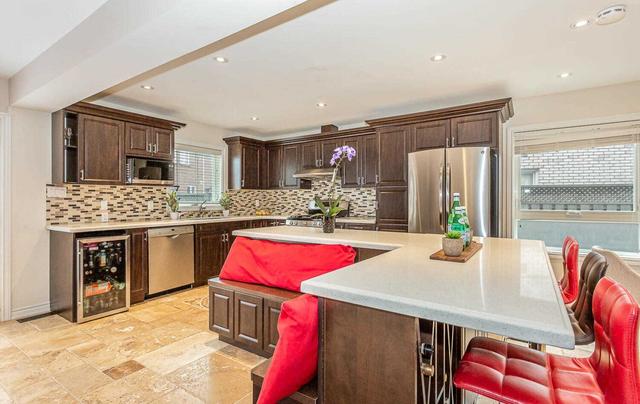 22 Muirland Cres, House detached with 4 bedrooms, 4 bathrooms and 8 parking in Brampton ON | Image 7