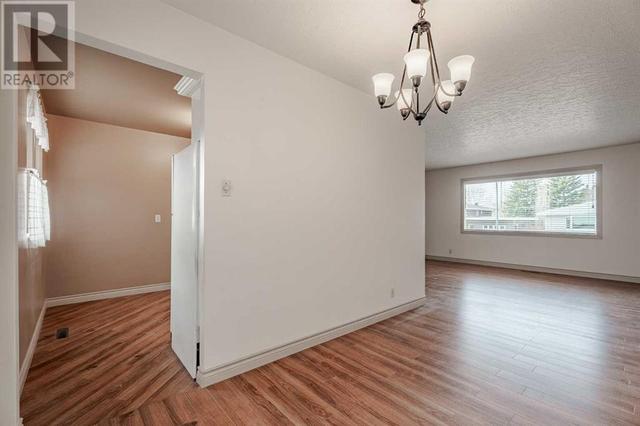 4824 Claret Street Nw, House detached with 4 bedrooms, 2 bathrooms and 2 parking in Calgary AB | Image 9