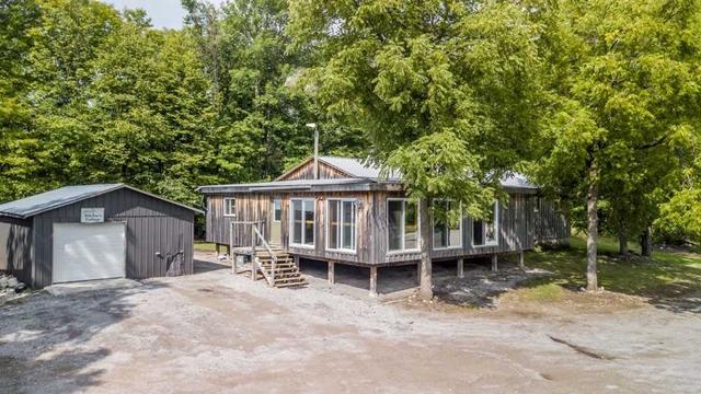 543 Ledge Rd, House detached with 7 bedrooms, 1 bathrooms and 100 parking in Trent Lakes ON | Image 2