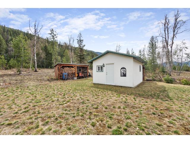 2550 Pass Creek Road, House detached with 3 bedrooms, 2 bathrooms and null parking in Central Kootenay I BC | Image 29