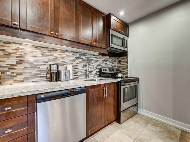 56 - 1030 Falgarwood Dr, Townhouse with 3 bedrooms, 2 bathrooms and 1 parking in Oakville ON | Image 2