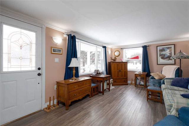 355 Sligo Rd W, House detached with 2 bedrooms, 1 bathrooms and 7 parking in Wellington North ON | Image 5