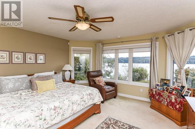 7602 Ships Point Rd, House detached with 3 bedrooms, 3 bathrooms and 6 parking in Comox Valley A BC | Image 44