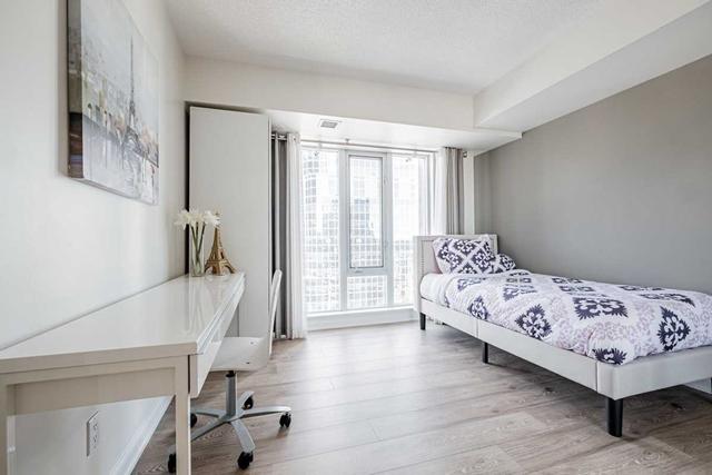 2408 - 210 Victoria St, Condo with 2 bedrooms, 2 bathrooms and 0 parking in Toronto ON | Image 11