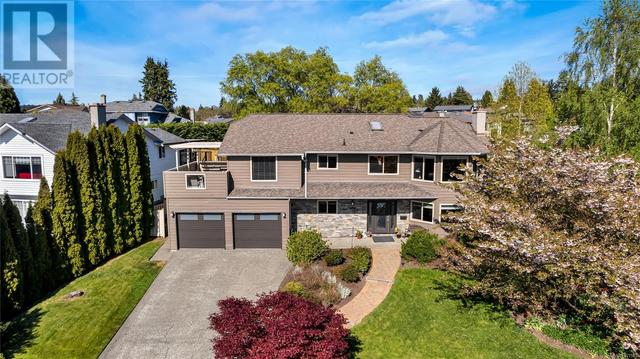 781 Cameo St, House detached with 5 bedrooms, 3 bathrooms and 4 parking in Saanich BC | Image 13