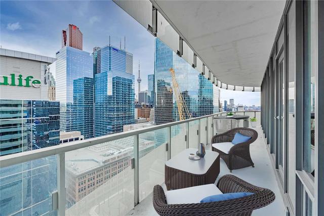 2209 - 197 Yonge St, Condo with 3 bedrooms, 2 bathrooms and 1 parking in Toronto ON | Image 17