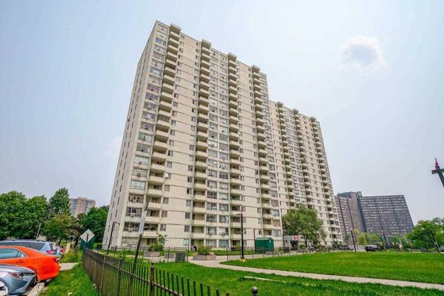 1507 - 320 Dixon Rd, Condo with 3 bedrooms, 2 bathrooms and 1 parking in Toronto ON | Image 20