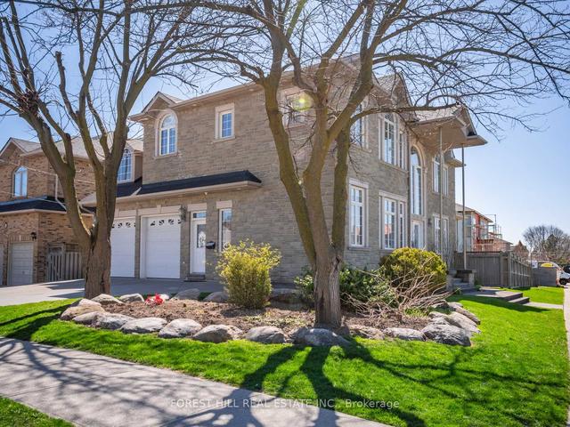 18 Highland Hill, House detached with 4 bedrooms, 5 bathrooms and 4 parking in Toronto ON | Image 23
