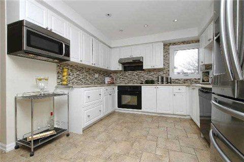 26 Colleen St, House detached with 4 bedrooms, 5 bathrooms and 4 parking in Vaughan ON | Image 5