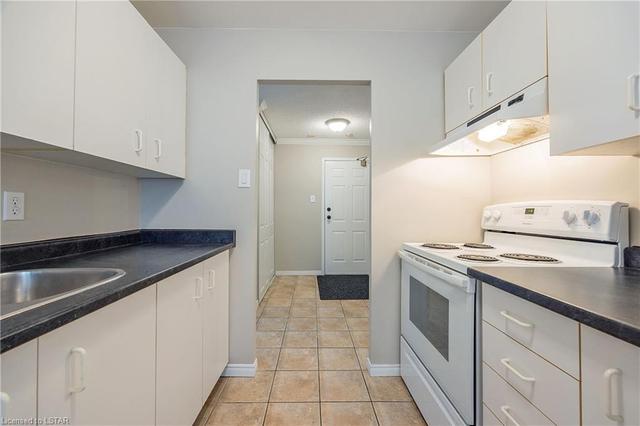 103 - 95 Baseline Road W, House attached with 2 bedrooms, 2 bathrooms and 1 parking in London ON | Image 3