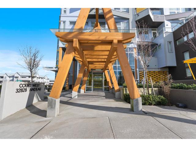302 - 32828 Landeau Place, Condo with 1 bedrooms, 1 bathrooms and 1 parking in Abbotsford BC | Image 3