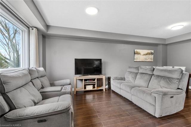 700 Mclean Court, House attached with 3 bedrooms, 1 bathrooms and 3 parking in Kingston ON | Image 33