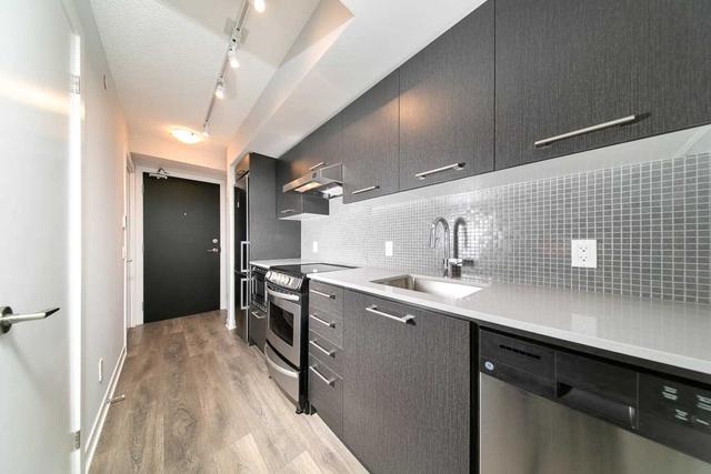 1005 - 87 Peter St, Condo with 1 bedrooms, 1 bathrooms and 0 parking in Toronto ON | Image 2
