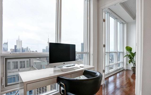 ph05 - 763 Bay St, Condo with 2 bedrooms, 3 bathrooms and 2 parking in Toronto ON | Image 3