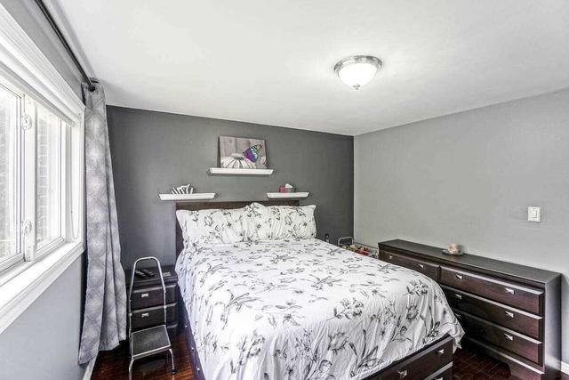 9 Athlone Ave, House semidetached with 3 bedrooms, 2 bathrooms and 3 parking in Brampton ON | Image 8