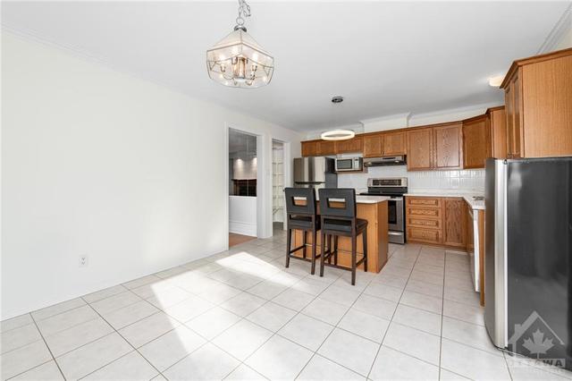 46 Colchester Square, Townhouse with 3 bedrooms, 3 bathrooms and 4 parking in Ottawa ON | Image 15