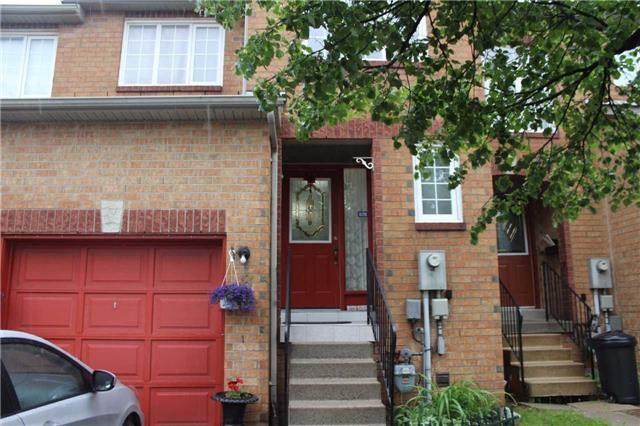 8 Gilgorm Rd, Townhouse with 3 bedrooms, 3 bathrooms and 1 parking in Brampton ON | Image 1