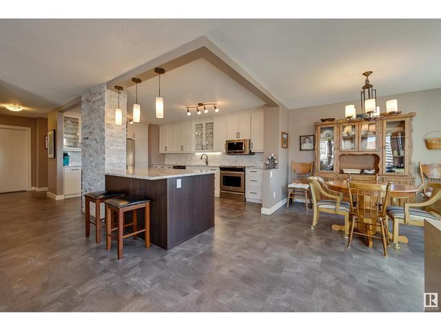 1104 - 11710 100 Av Nw, Condo with 2 bedrooms, 1 bathrooms and 1 parking in Edmonton AB | Image 6