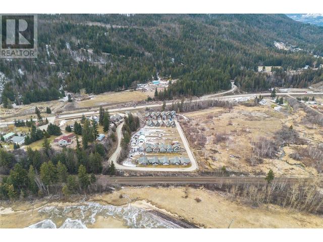 6 - 5211 Trans Canada Highway, House detached with 3 bedrooms, 2 bathrooms and 2 parking in Columbia Shuswap C BC | Image 5