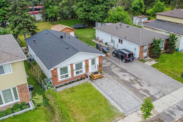33 Gemshaw Cres, House detached with 3 bedrooms, 3 bathrooms and 4 parking in Toronto ON | Image 36