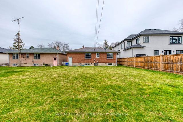 20 Lesmar Dr, House detached with 3 bedrooms, 2 bathrooms and 3 parking in Toronto ON | Image 29